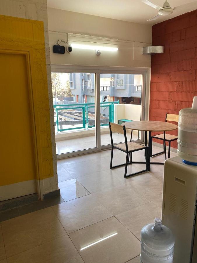 Rove By Boston Living Hostel Hyderabad Exterior photo